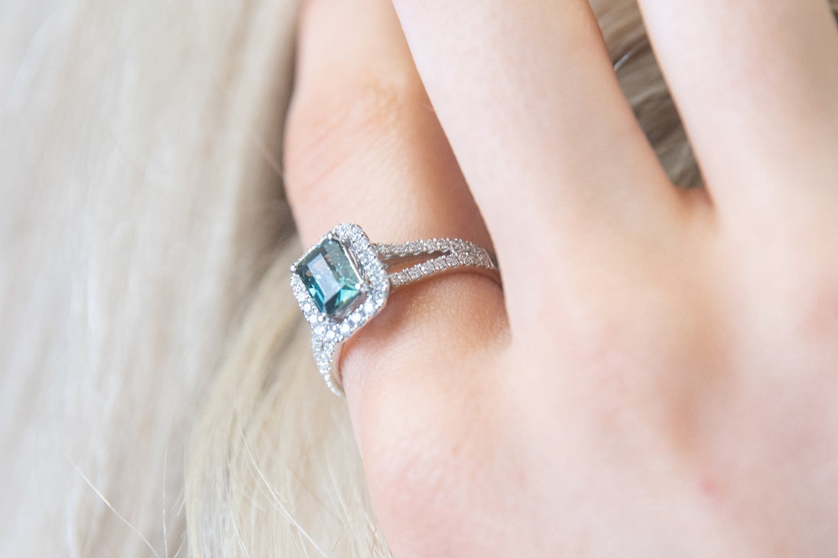 Sapphire Engagement Rings: A Buyer's Guide